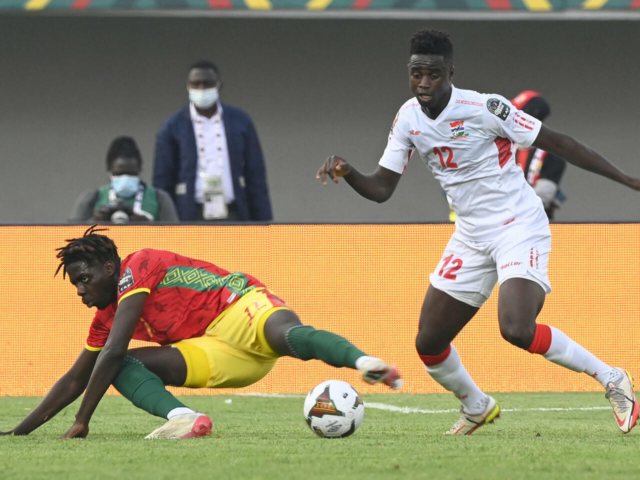 Comoros sẽ gặp khó trước Gambia.