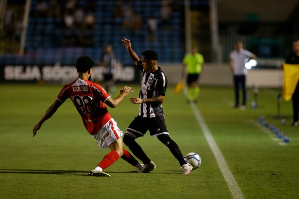 Nhận định soi kèo CRB vs Ferroviario lúc 07h30 ngày 19/3/2025 nhan-dinh-soi-keo-crb-vs-ferroviario-luc-07h30-ngay-19-3-2025-1