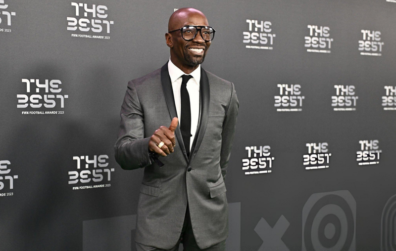 claude-makelele-gay-soc-khi-ngoi-ghe-giam-khao-miss-universe