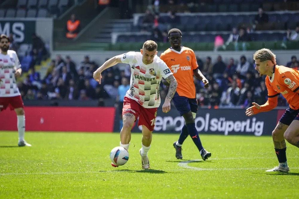 Nhận định soi kèo Basaksehir vs Gaziantep lúc 21h00 ngày 22/12/2025