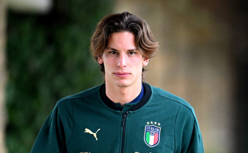 arsenal-canh-tranh-juventus-trong-cuoc-dua-gianh-marco-carnesecchi