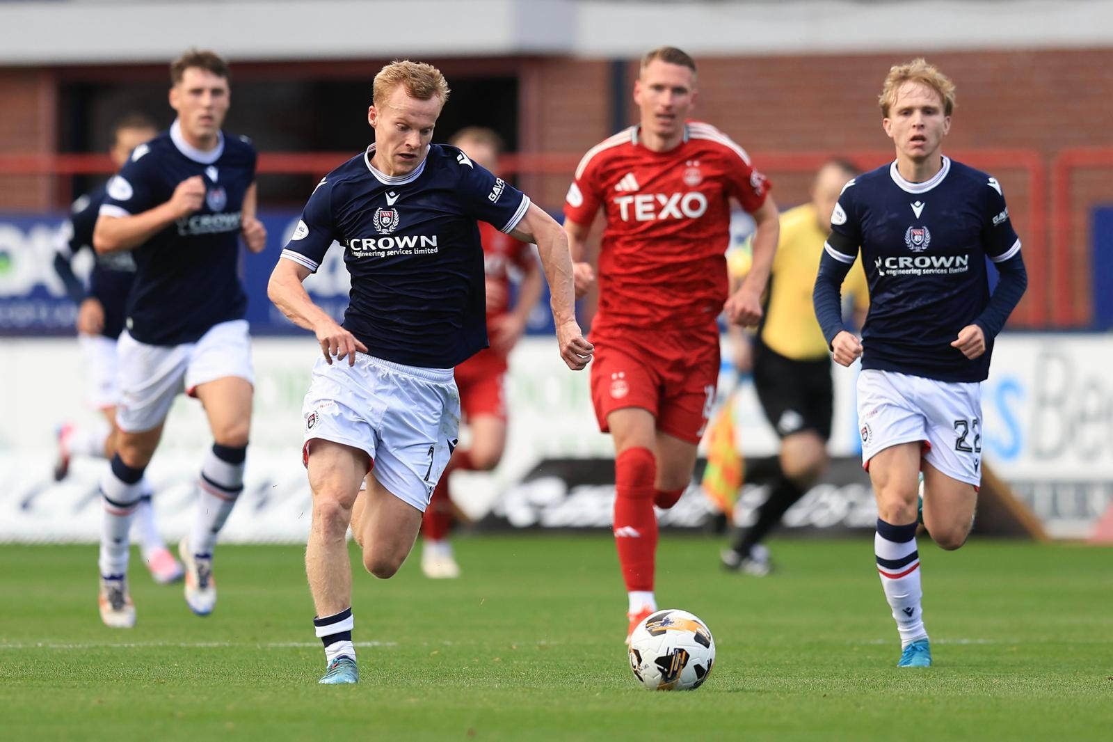 Nhận định soi kèo Dundee vs Aberdeen lúc 02h45 ngày 25/2/2026